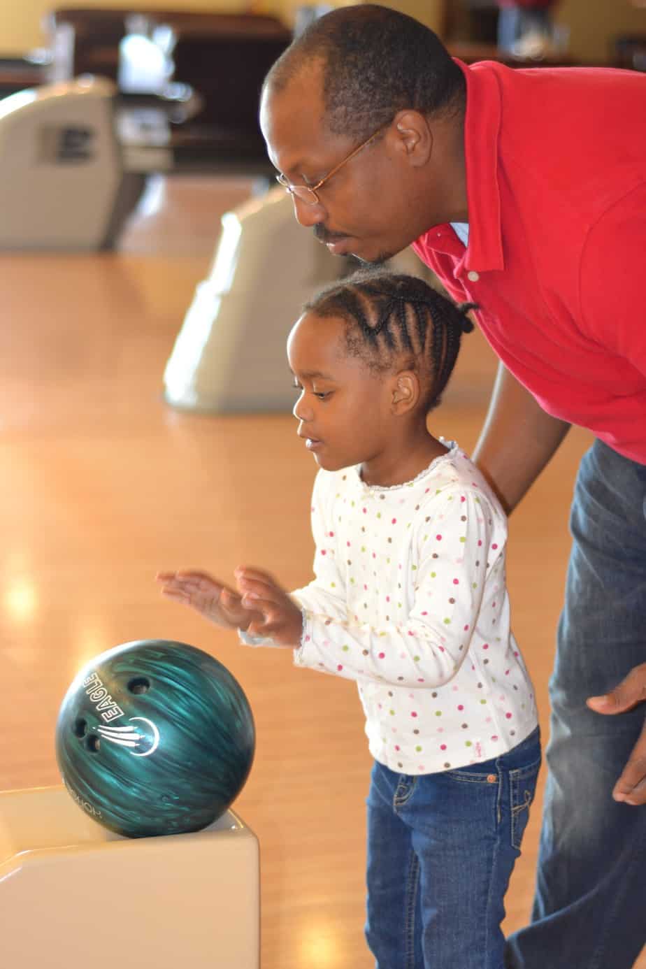 Pinstripes family bowling offers great opportunities for family bonding! 
