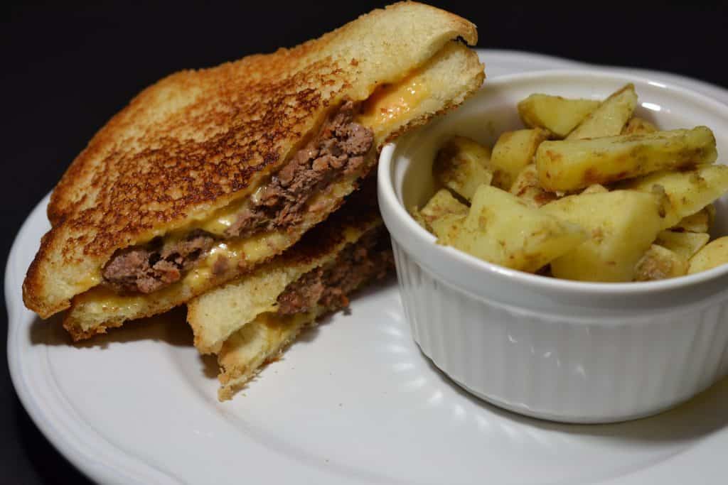 Birds Eye Flavor Full Sour Cream and Onion Potatoes with Grilled Cheese Burgers