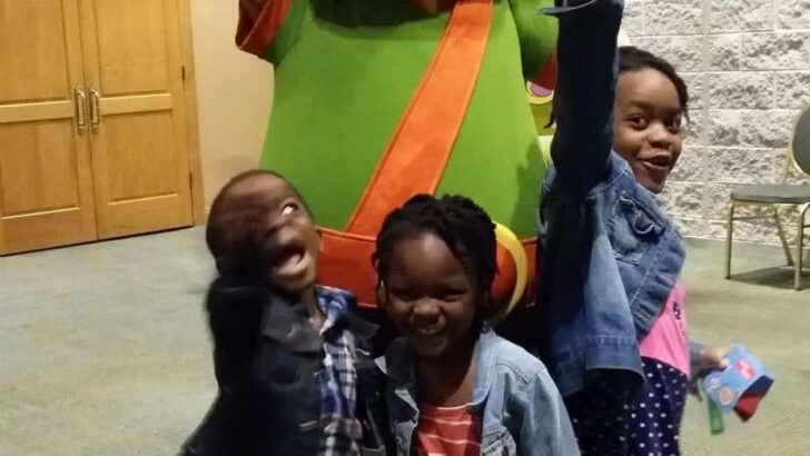 Chicago Sights: Nature Cat Parties for the Planet at Brookfield Zoo