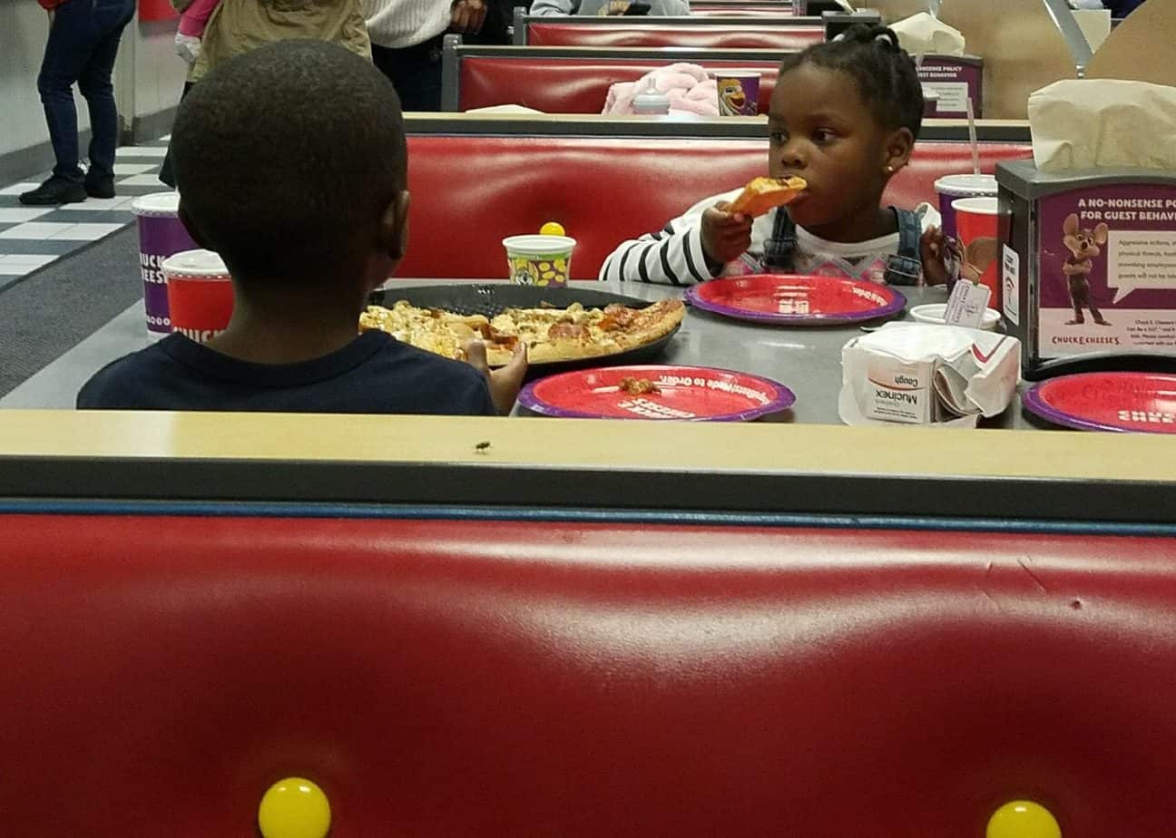 Oak Lawn Chuck E. Cheese's and the Houseful of Littles