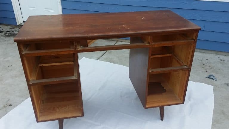 Stripping a work desk