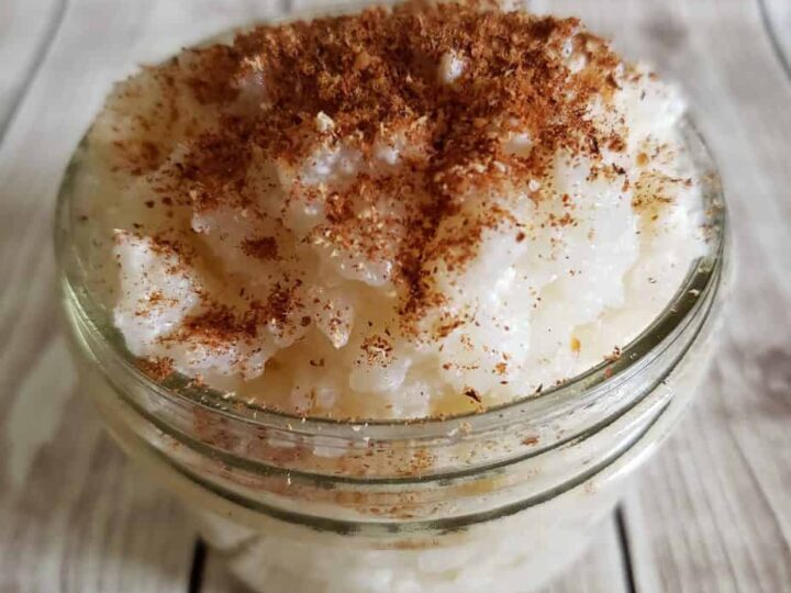 Cooking rice pudding in a rice cooker isn't as hard as you might think. With the same ingredients and a few tweaks of the appliance, you'll have rice pudding that tastes as if you stood lovingly over the stove to make it!