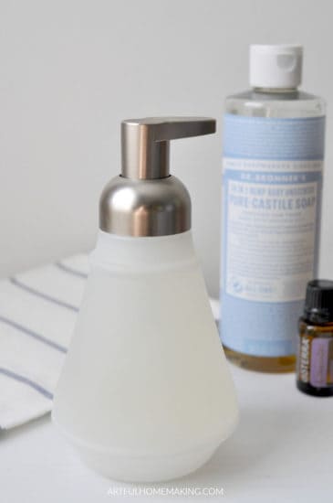 Homestead Blog Hop Feature - how-to-make-all-natural-foaming-hand-soap