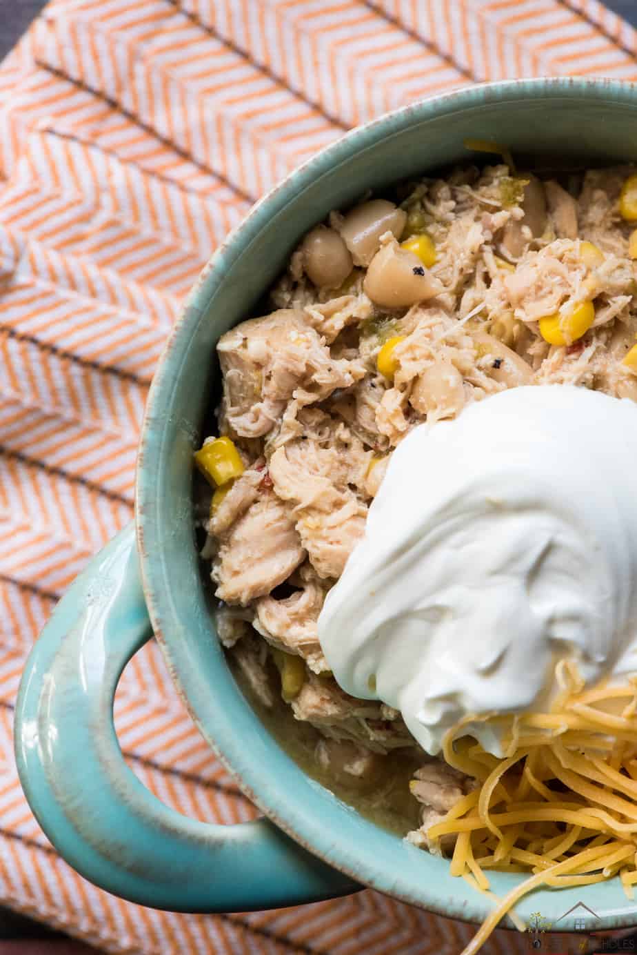 Chicken chili is a great and creamy alternative to conventional beef chili. This recipe shows you how to get it done in 30 minutes or less with an easy hack!
