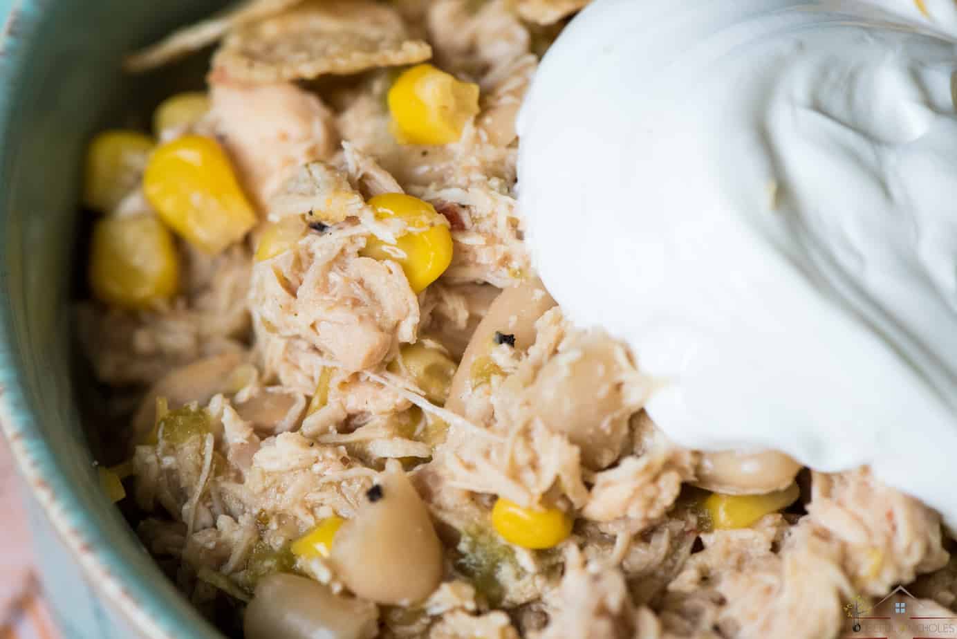 Chicken chili is a great and creamy alternative to conventional beef chili. This recipe shows you how to get it done in 30 minutes or less with an easy hack!