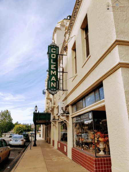 With 432 miles of drivable road - Oklahoma is the longest stretch of Route 66 in the 8 states. Reading part 1 of our series will tell you why! #trippinwithfamily