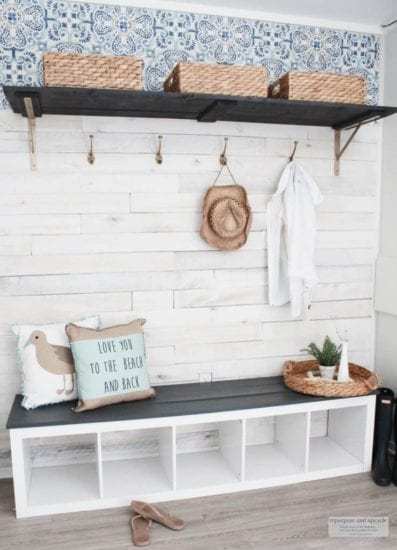 Homestead Blog Hop Feature - budget-friendly-beach-cottage-mudroom