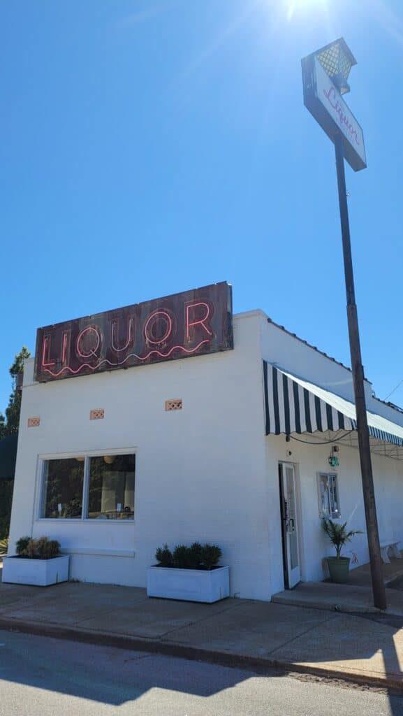 The Liquor Store - 7 Great Places to Eat in Memphis, Tennessee