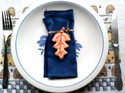 Homestead Blog Hop Feature - Salt Dough Leaf Napkin Holder