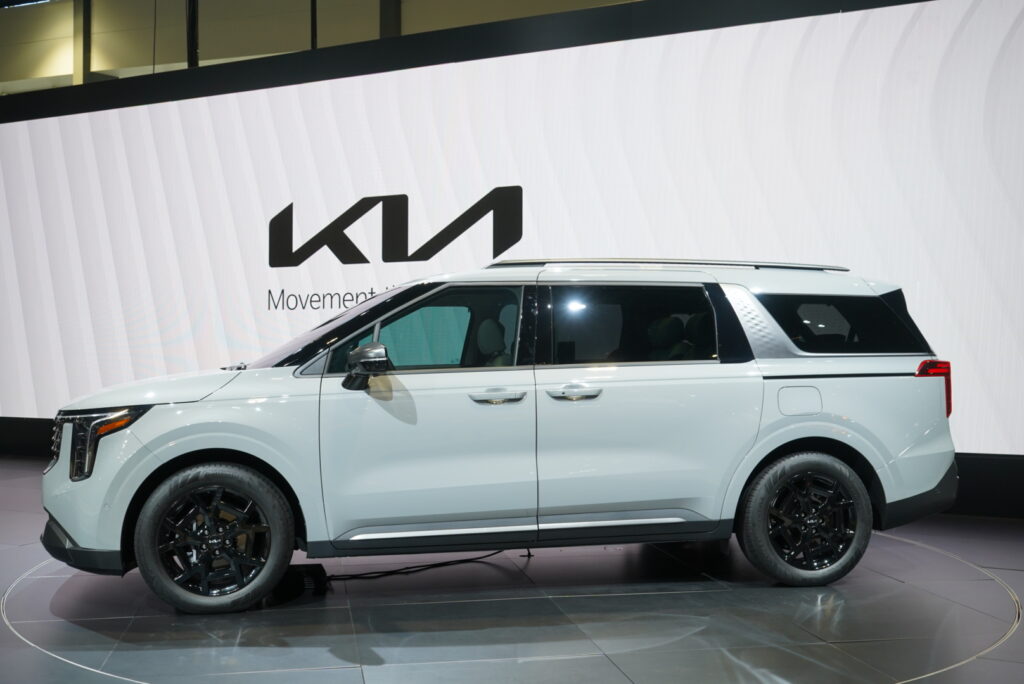 Chicago Auto Show Kia Carnival