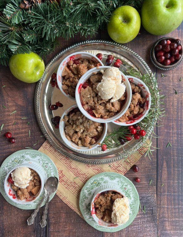 Homestead Blog Hop Feature - Easy Cranberry Apple Crisp