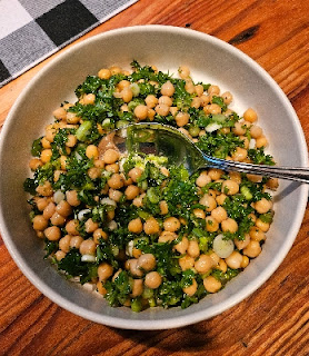 Homestead Blog Hop Feature - Garbanzo Bean Salad
